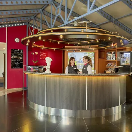 H4 Residenzschloss Hotel 4*