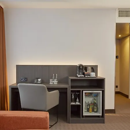 Hotel H4 Residenzschloss 4*