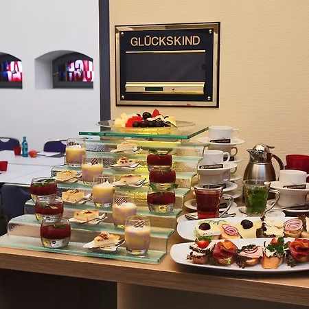 Отель H4 Residenzschloss 4*