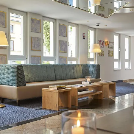 H4 Residenzschloss Hotel