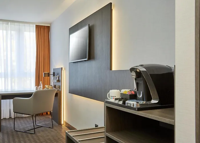 מלון H4 Residenzschloss 4*
