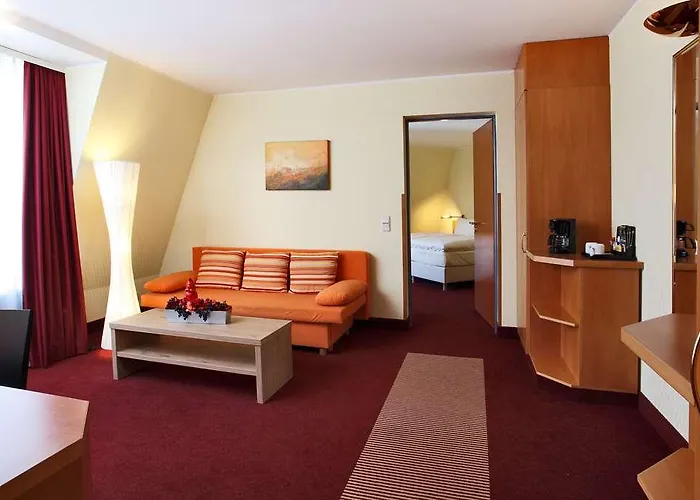מלון H4 Residenzschloss באיירוט